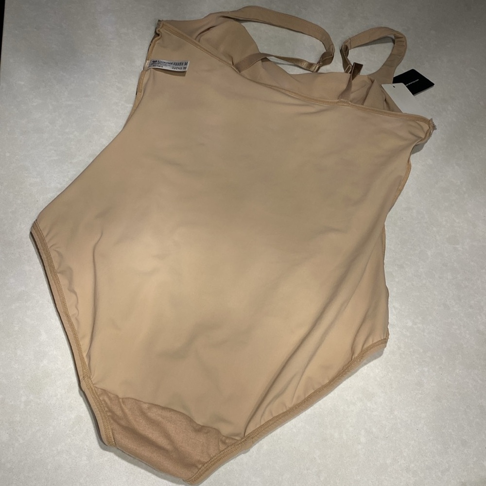 New Wacoal Try a Little Slenderness Bodysuit
801165 with tags Tan/toast 36C⭐️⭐️ - Picture 10 of 17
